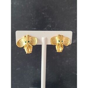 Gold Tone Metal Elephant Shaped Green Rhinestone Eyes Clip-on Earrings Vintage